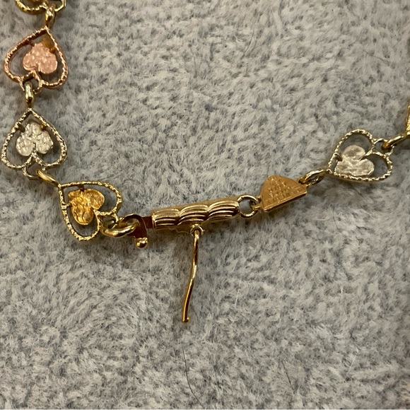 Beverly Hills Gold: 14k.tri colored gold heart shaped tennis 7” inch bracelet. - Picture 8 of 8